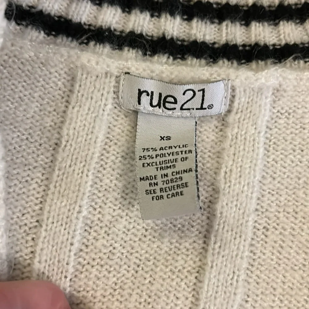 Rue 21 Taylor Swift-like cardigan